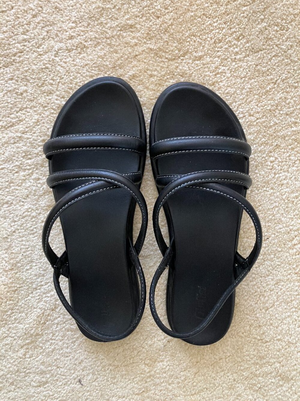 OluKai Tiare Strappy Sandal in women's 9/39